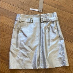 Silver zipper skirt new/ never worn